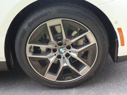 New 2027 BMW 530i RWD image 39