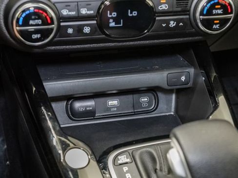 Used 2023 Kia Soul S FWD image 22