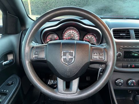 Used 2013 Dodge Avenger SE image 15