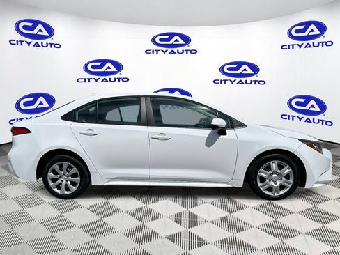 Used 2023 Toyota Corolla LE FWD image 2