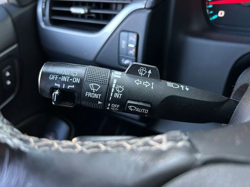 Used 2017 Chevrolet Suburban LT w/ LT Signature Package image 24