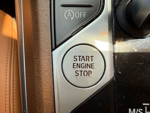 Used 2021 BMW 330i Sedan w/ Premium Package image 21