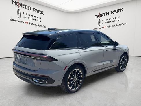 New 2026 Lincoln Nautilus Reserve AWD/4WD image 5