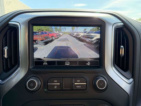 Used 2022 Chevrolet Silverado 1500 LTZ w/ LTZ Convenience Package II AWD/4WD image 26