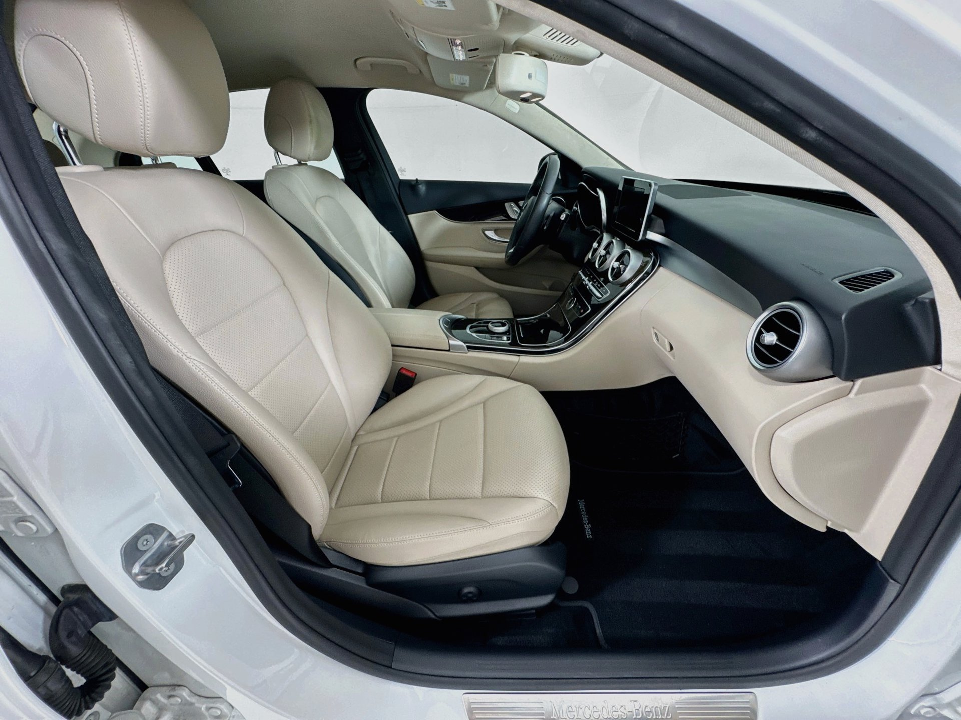 Certified 2017 Mercedes-Benz C 300 Sedan image 29