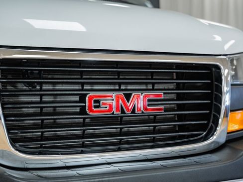 Used 2024 GMC Savana 2500 w/ Driver Convenience Package image 11