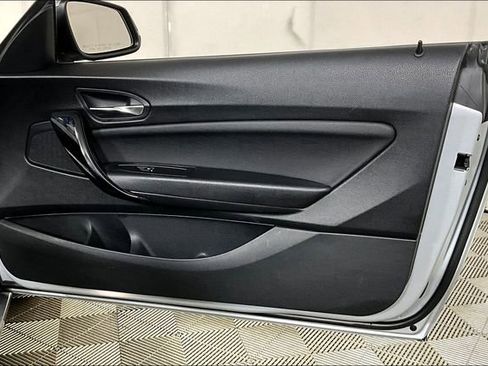 Used 2020 BMW 230i xDrive Convertible image 23