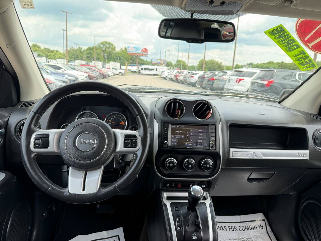 Used 2017 Jeep Compass Latitude FWD image 17