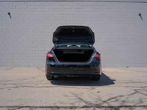 Used 2025 Toyota Camry XLE AWD/4WD image 14