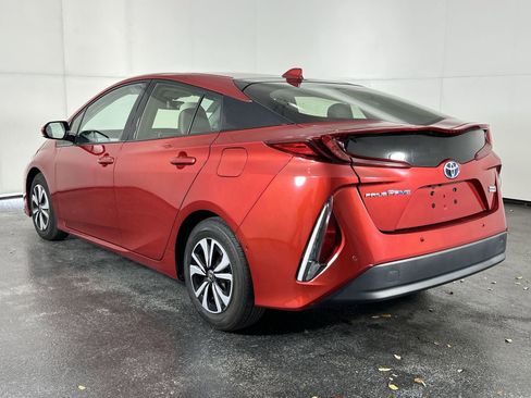 Used 2018 Toyota Prius Prime Advanced w/ Carpet Mat Package image 6