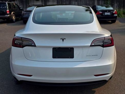 Used 2022 Tesla Model 3 Long Range AWD/4WD image 7