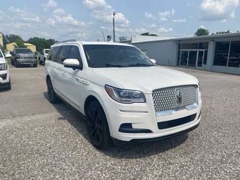 Used 2023 Lincoln Navigator L Reserve AWD/4WD image 8
