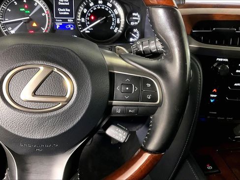 Used 2021 Lexus LX 570 4WD w/ 3rd Row & Luxury Pkg image 23