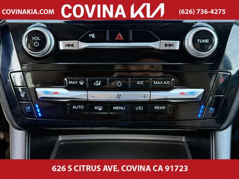 Used 2024 Ford Explorer Limited image 25