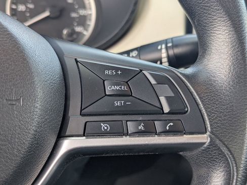 Used 2021 Nissan Versa SV FWD image 18