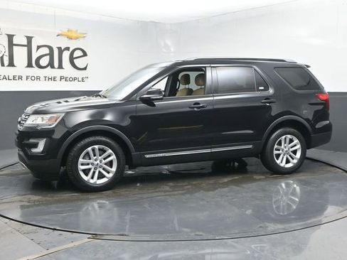 Used 2017 Ford Explorer XLT FWD image 31