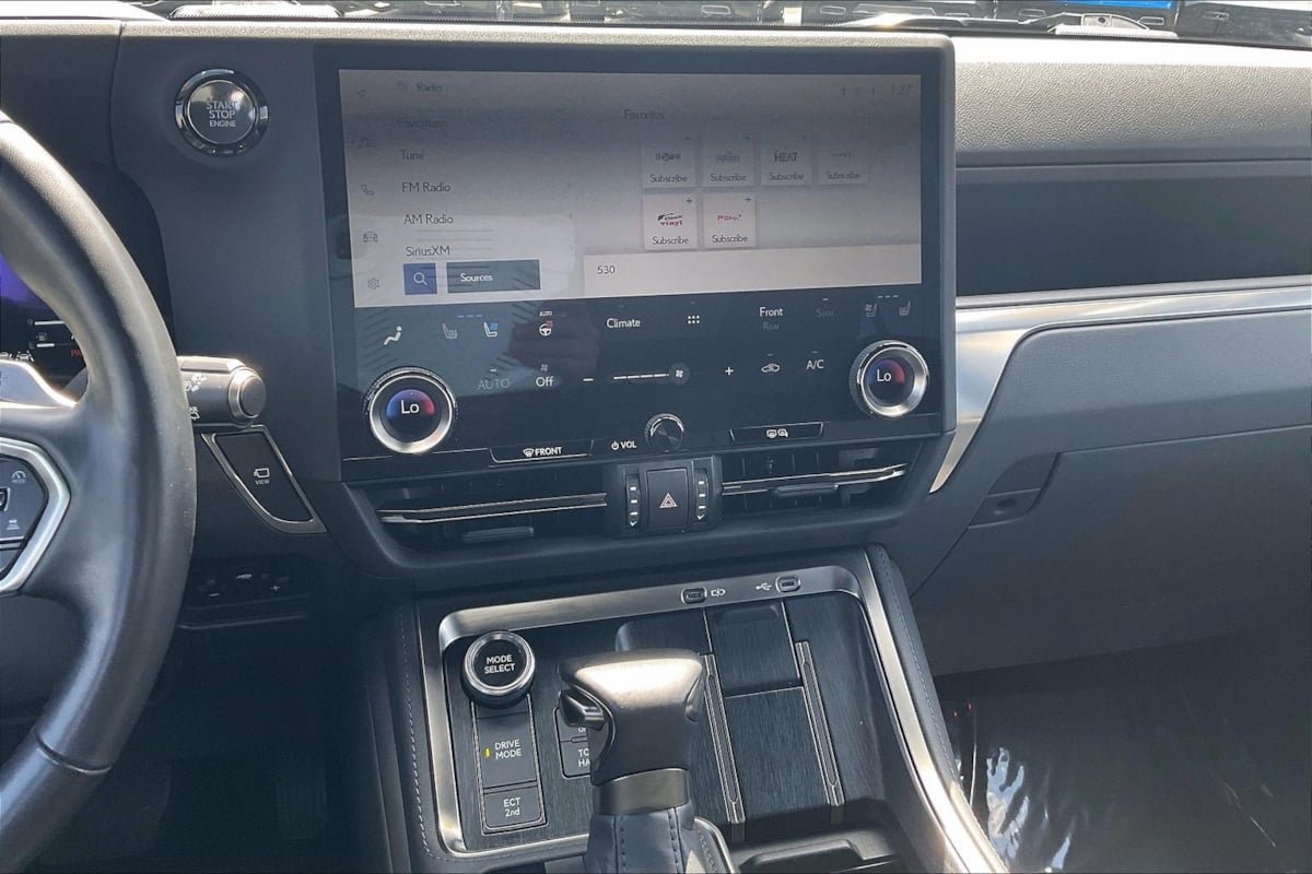 Used 2024 Lexus GX 550 w/ Accessory Package (Z1) AWD/4WD image 6