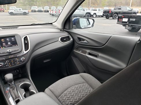 Used 2022 Chevrolet Equinox LT w/ Driver Convenience Package image 35