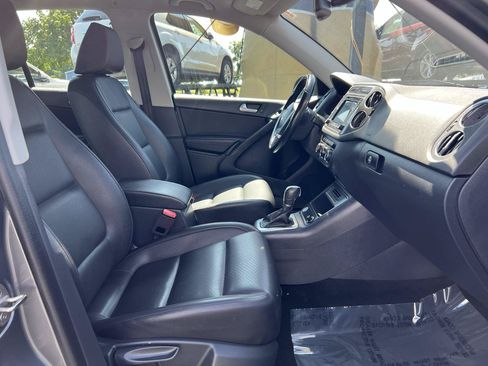 Used 2017 Volkswagen Tiguan S FWD image 14