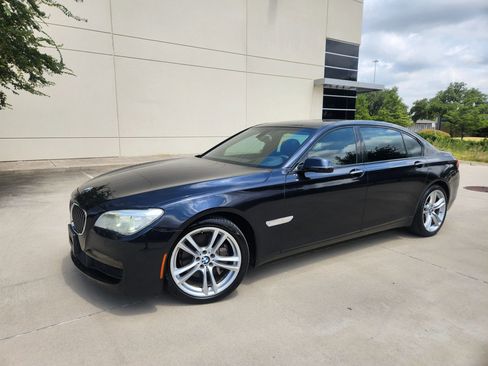 Used 2014 BMW 740Li image 29