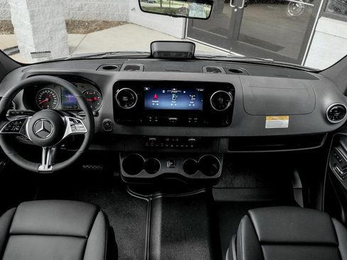New 2025 Mercedes-Benz Sprinter 2500 image 22