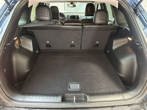 Used 2021 Jeep Cherokee Latitude Plus image 13