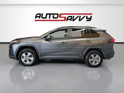 Used 2023 Toyota RAV4 LE AWD/4WD image 4