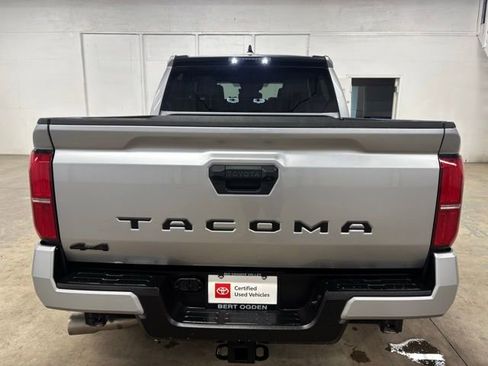 Certified 2025 Toyota Tacoma SR5 AWD/4WD image 6