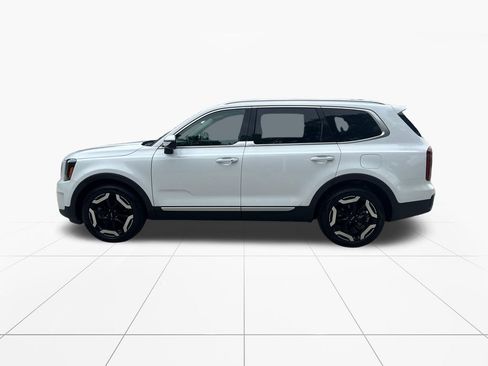 Used 2025 Kia Telluride S AWD/4WD image 4