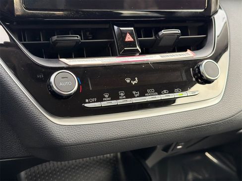 Used 2023 Toyota Corolla LE image 24