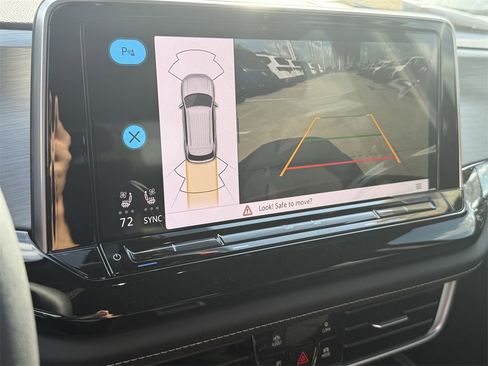 New 2026 Volkswagen Atlas Cross Sport SE image 18