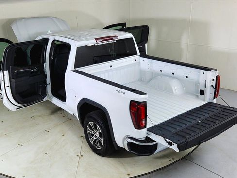 Used 2025 GMC Sierra 1500 SLT image 26