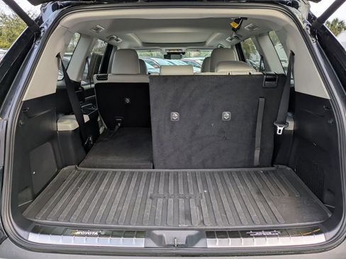 Certified 2024 Toyota Grand Highlander Platinum image 14