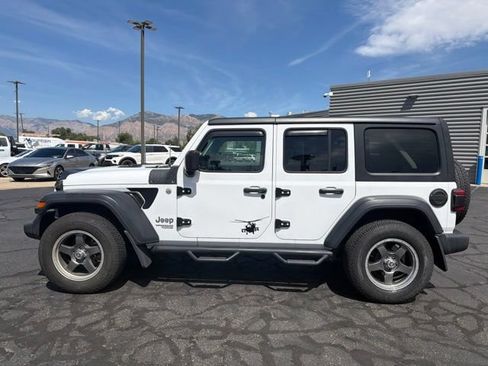 Used 2018 Jeep Wrangler Unlimited Sport S AWD/4WD image 14