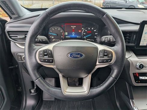 Used 2022 Ford Explorer XLT w/ Equipment Group 202A image 16