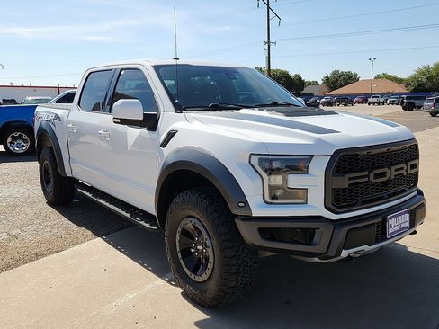 Used 2018 Ford F150 Raptor w/ Equipment Group 802A Luxury AWD/4WD image 4