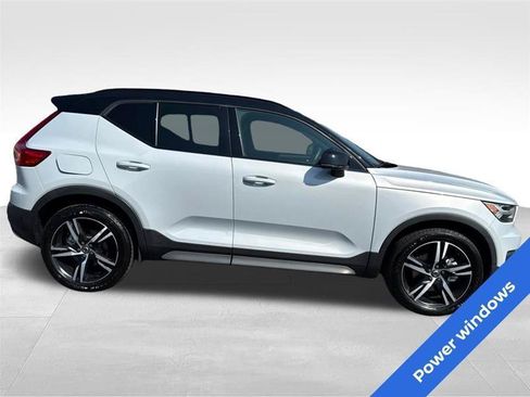 Used 2021 Volvo XC40 T5 R-Design AWD/4WD image 4
