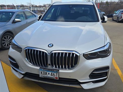Used 2023 BMW X5 xDrive40i w/ Premium Package image 3