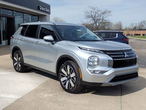 New 2026 Mitsubishi Outlander SE AWD/4WD image 14