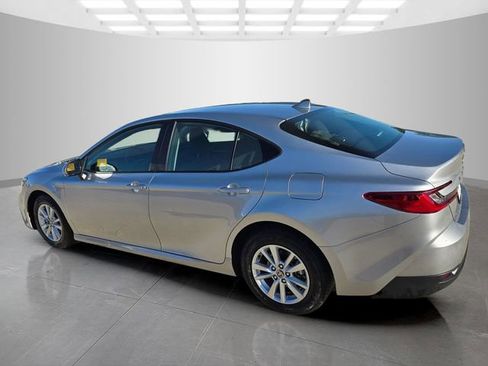 Used 2026 Toyota Camry LE FWD image 5