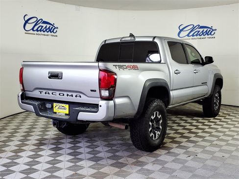 Used 2019 Toyota Tacoma TRD Off-Road image 7