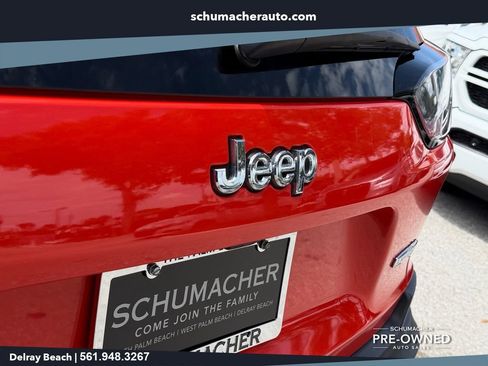 Used 2021 Jeep Cherokee Latitude Plus FWD image 14