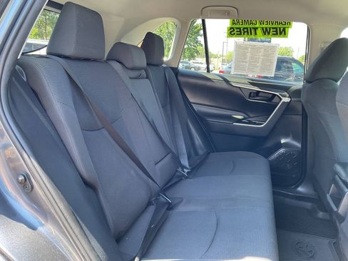 Used 2019 Toyota RAV4 LE w/ All Weather Liner Package AWD/4WD image 36