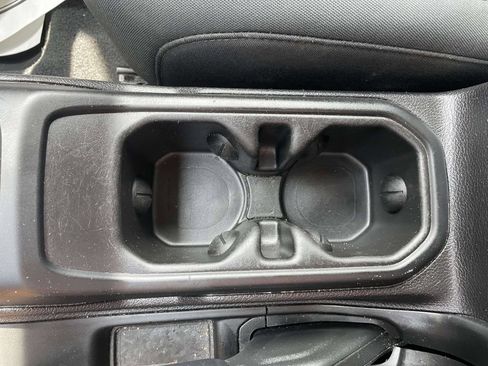 Used 2018 Jeep Wrangler Unlimited Sport AWD/4WD image 18