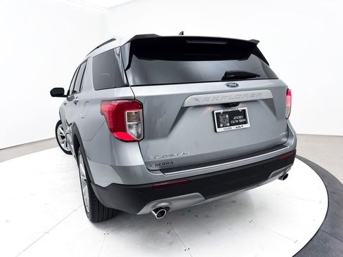 Used 2023 Ford Explorer Platinum w/ Technology Package image 9