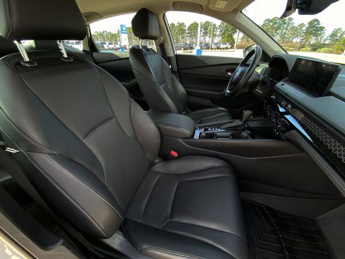 Used 2023 Honda Accord EX-L image 12