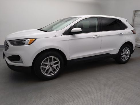 Used 2024 Ford Edge SEL image 2