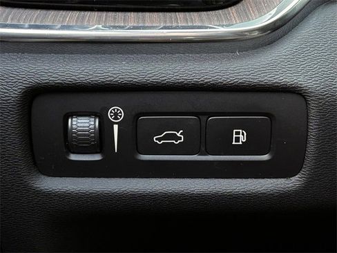 Used 2021 Volvo S60 T8 Inscription image 27