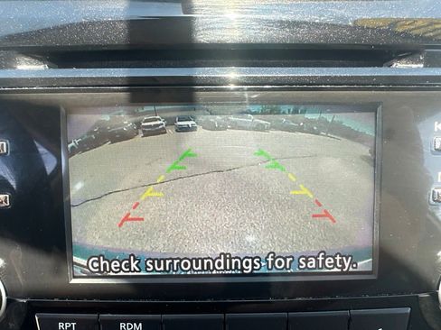 Used 2018 Nissan Rogue Sport SV AWD/4WD image 24