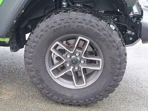 Used 2025 Jeep Gladiator Mojave w/ Convenience Group image 8